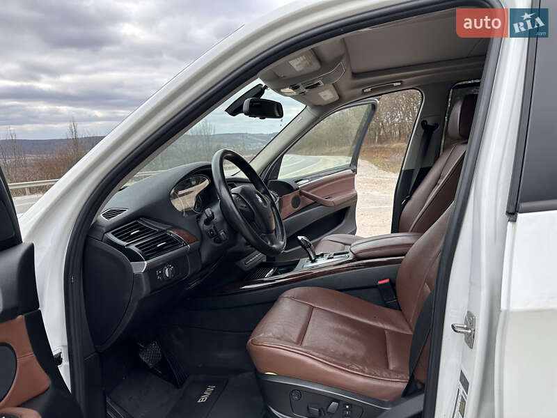 Внедорожник / Кроссовер BMW X5 2010 в Тернополе
