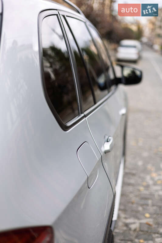 Внедорожник / Кроссовер BMW X5 2011 в Черновцах