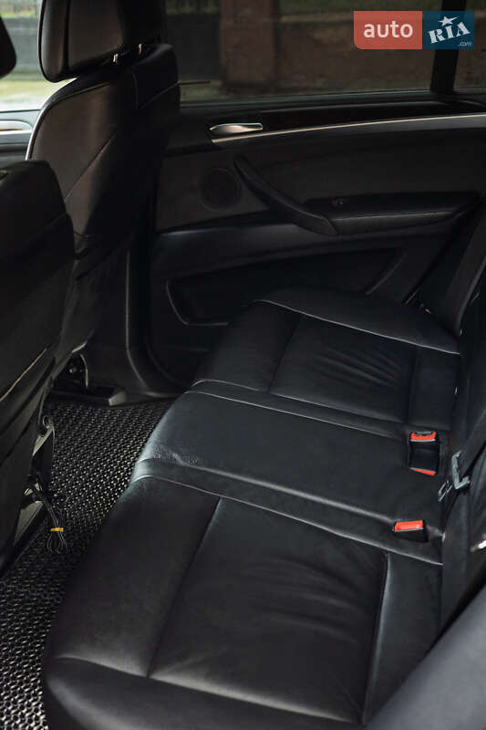 Внедорожник / Кроссовер BMW X5 2011 в Черновцах