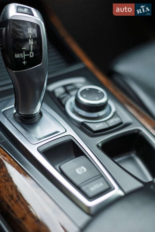 Внедорожник / Кроссовер BMW X5 2011 в Черновцах