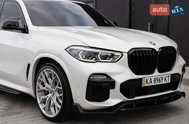 Внедорожник / Кроссовер BMW X5 2019 в 