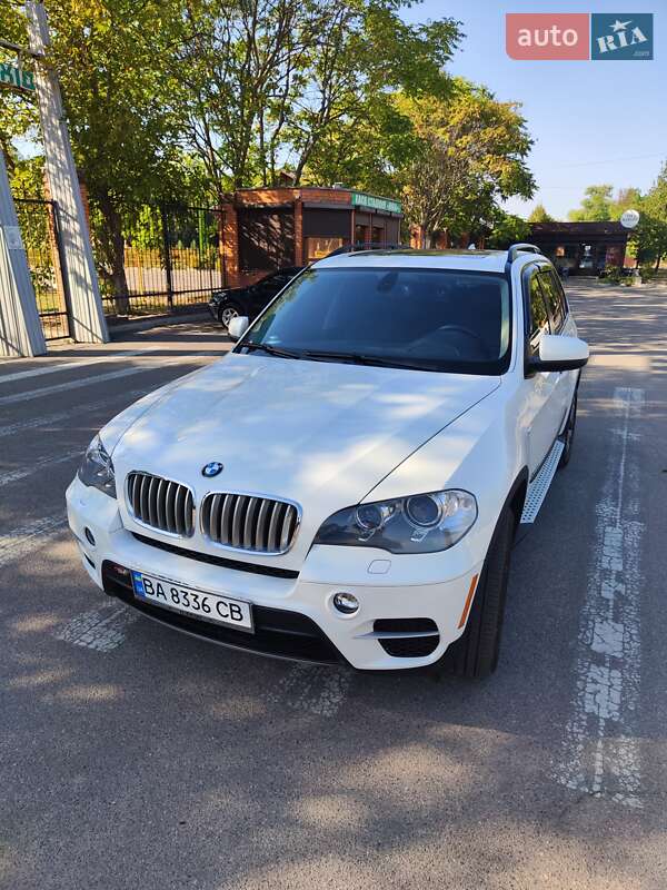 Позашляховик / Кросовер BMW X5 2013 в Києві фото 3 Позашляховик / Кросовер BMW X5 2013 в Києві