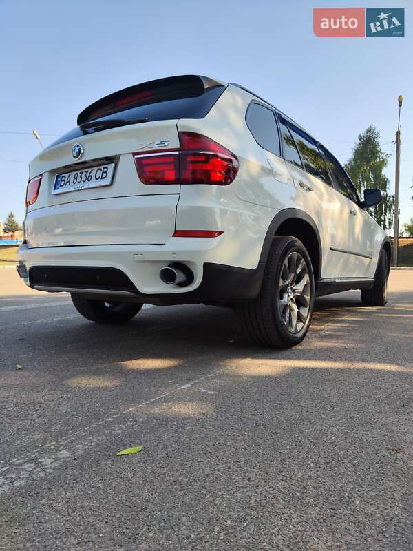 Позашляховик / Кросовер BMW X5 2013 в Києві фото 7 Позашляховик / Кросовер BMW X5 2013 в Києві