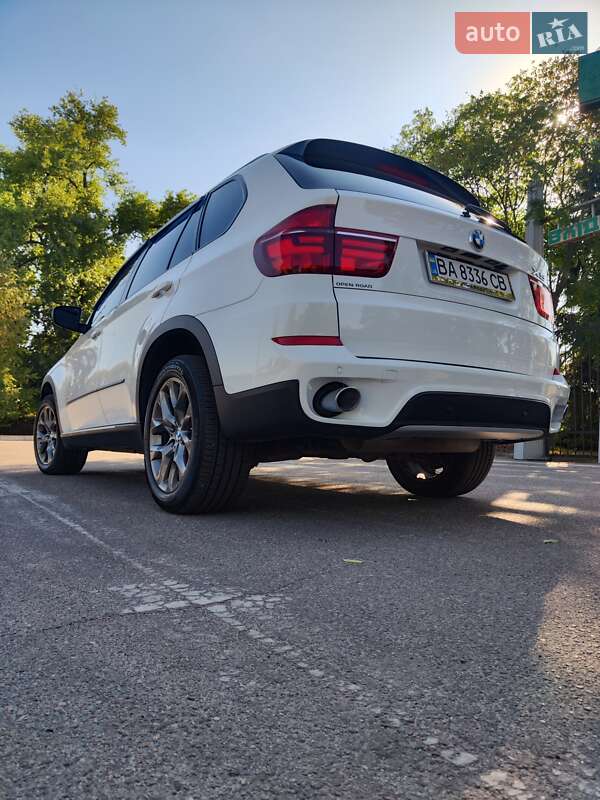 Позашляховик / Кросовер BMW X5 2013 в Києві фото 11 Позашляховик / Кросовер BMW X5 2013 в Києві