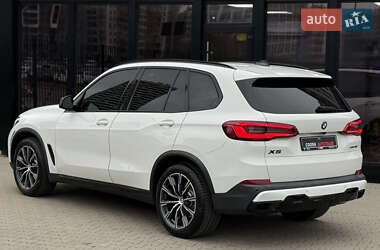 Внедорожник / Кроссовер BMW X5 2019 в 