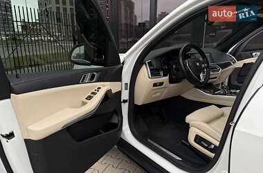 Внедорожник / Кроссовер BMW X5 2019 в 