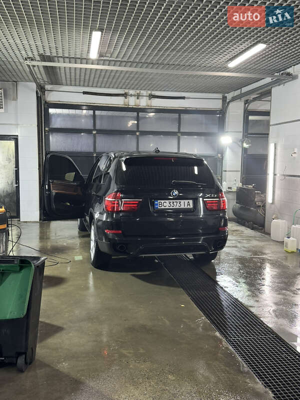 Внедорожник / Кроссовер BMW X5 2011 в Львове