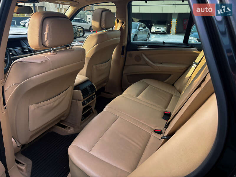 Внедорожник / Кроссовер BMW X5 2011 в Киеве