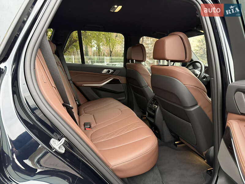 Внедорожник / Кроссовер BMW X5 2024 в Харькове