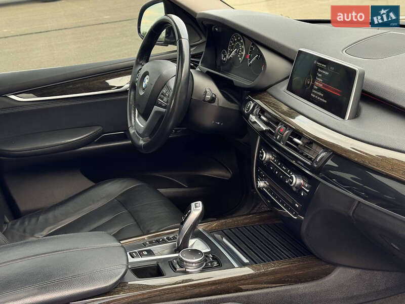 Позашляховик / Кросовер BMW X5 2015 в Луцьку