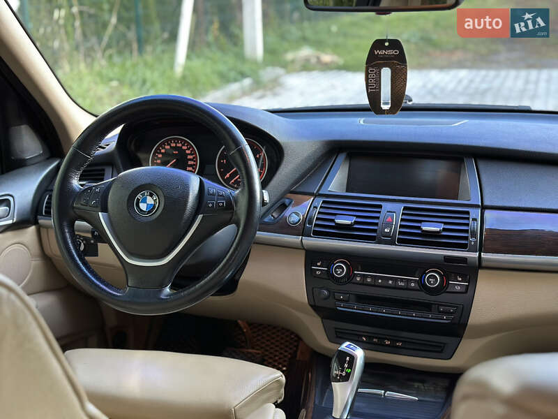 Внедорожник / Кроссовер BMW X5 2008 в Ужгороде