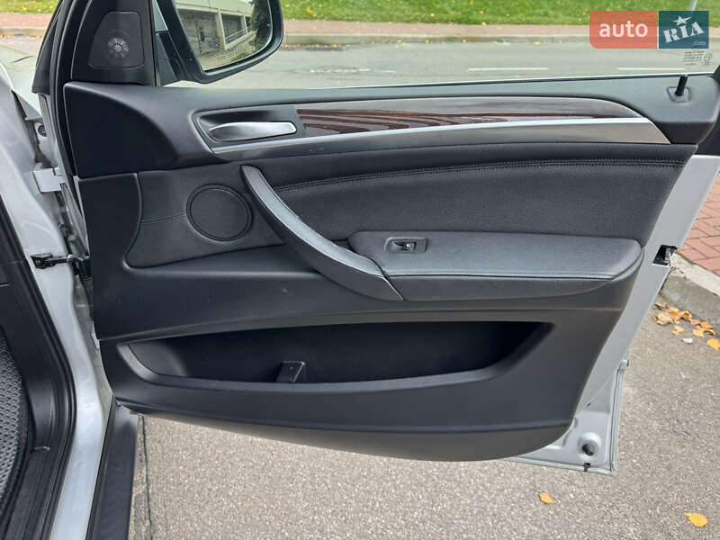 Внедорожник / Кроссовер BMW X5 2012 в Киеве