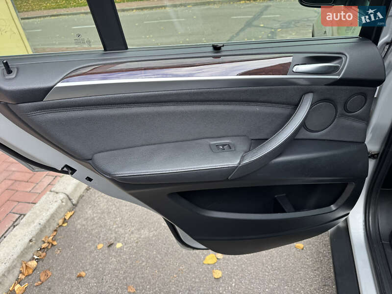 Внедорожник / Кроссовер BMW X5 2012 в Киеве