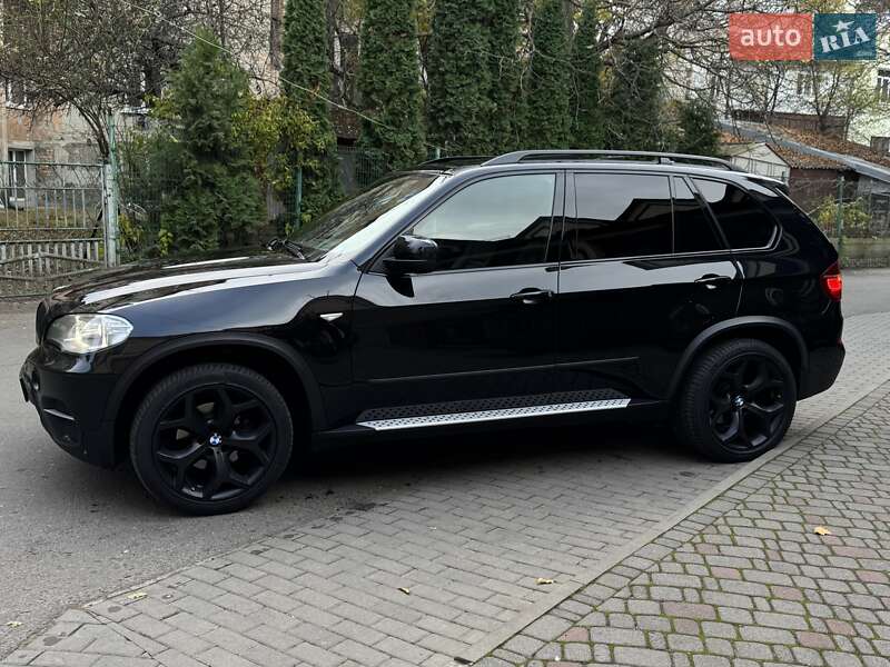 Внедорожник / Кроссовер BMW X5 2011 в Черновцах