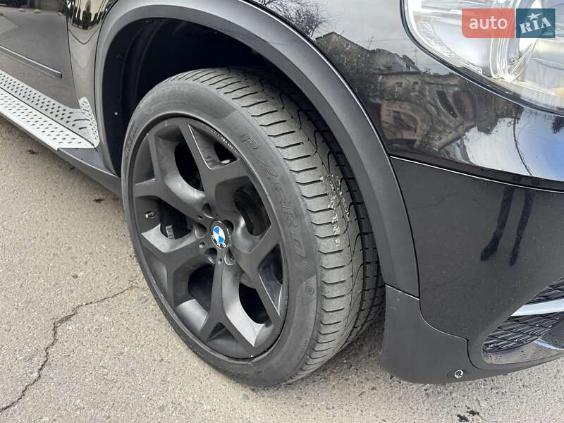 Внедорожник / Кроссовер BMW X5 2011 в Черновцах