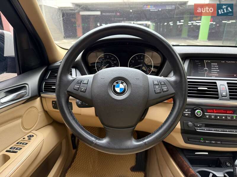 Внедорожник / Кроссовер BMW X5 2011 в Киеве