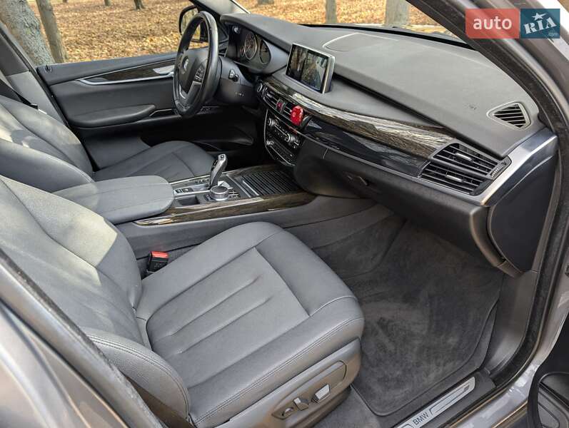 Позашляховик / Кросовер BMW X5 2017 в Луцьку