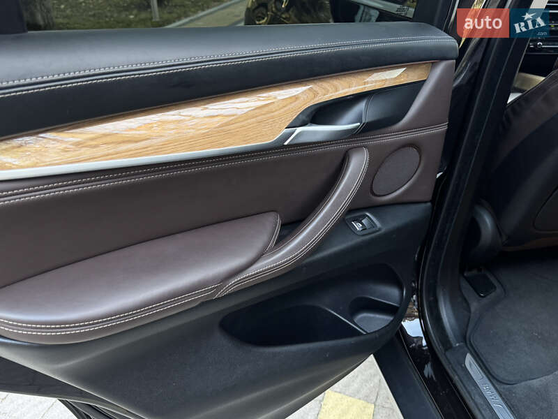 Внедорожник / Кроссовер BMW X5 2015 в Дрогобыче