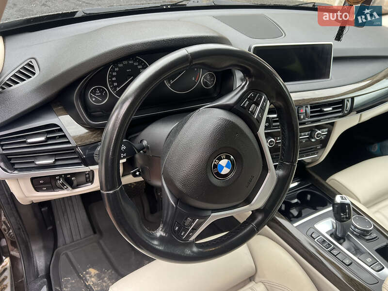 Внедорожник / Кроссовер BMW X5 2015 в Косове