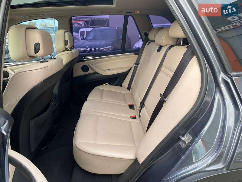 Позашляховик / Кросовер BMW X5 2012 в Львові
