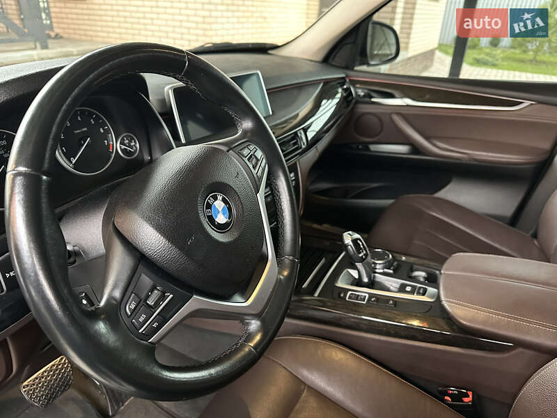 Внедорожник / Кроссовер BMW X5 2016 в Полтаве