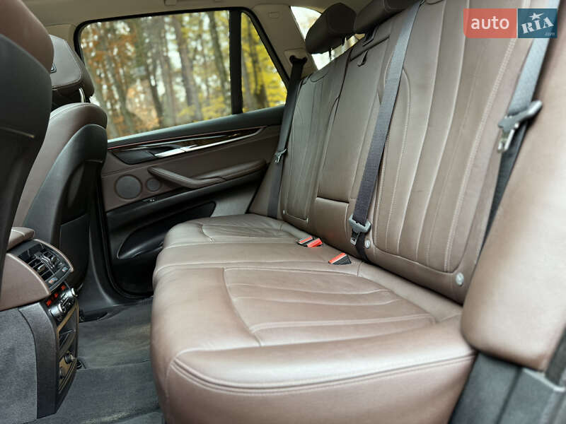 Внедорожник / Кроссовер BMW X5 2015 в Дрогобыче