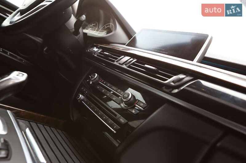 Внедорожник / Кроссовер BMW X5 2016 в Дрогобыче