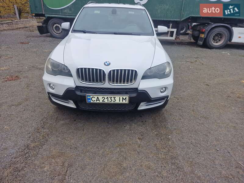 Внедорожник / Кроссовер BMW X5 2010 в Гайвороне