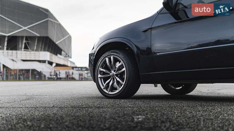 Внедорожник / Кроссовер BMW X5 2012 в Львове