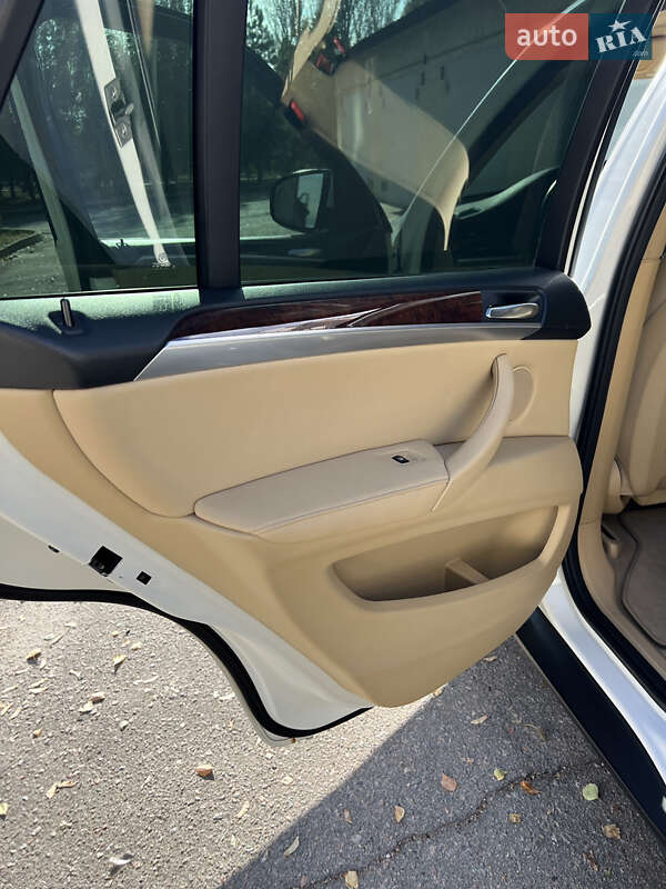 Внедорожник / Кроссовер BMW X5 2012 в Киеве