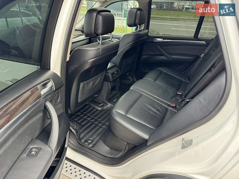 Внедорожник / Кроссовер BMW X5 2013 в Киеве