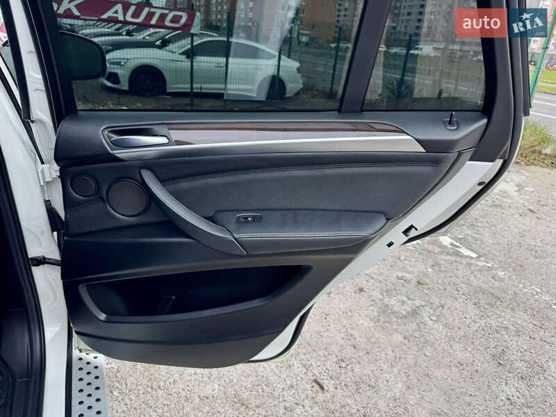 Внедорожник / Кроссовер BMW X5 2013 в Киеве