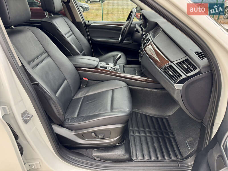 Внедорожник / Кроссовер BMW X5 2013 в Киеве