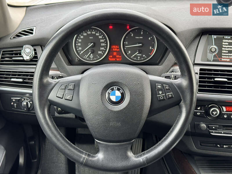 Внедорожник / Кроссовер BMW X5 2013 в Киеве