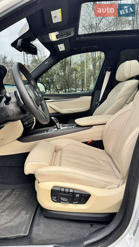 Внедорожник / Кроссовер BMW X5 2016 в Киеве