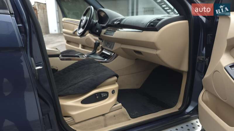 Внедорожник / Кроссовер BMW X5 2005 в Днепре