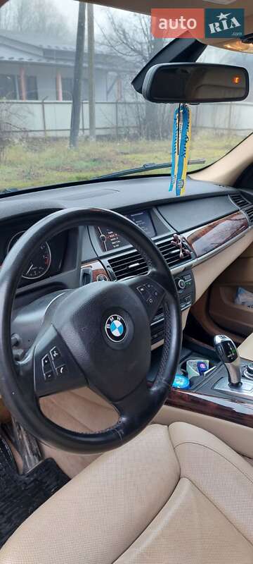 Внедорожник / Кроссовер BMW X5 2012 в Снятине