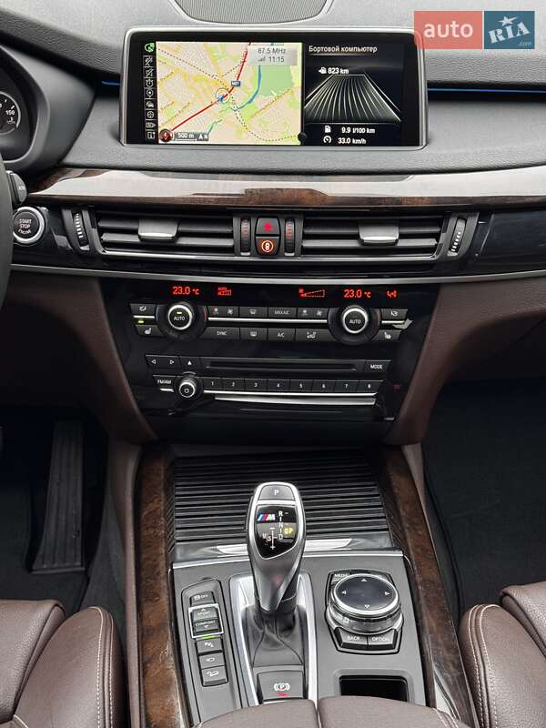 Внедорожник / Кроссовер BMW X5 2014 в Коростене