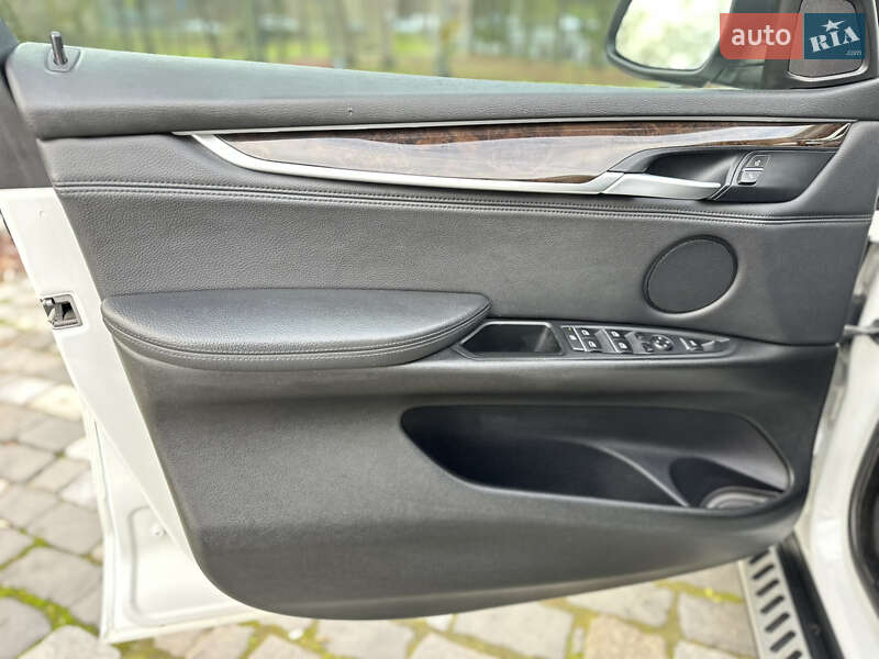 Внедорожник / Кроссовер BMW X5 2015 в Киеве