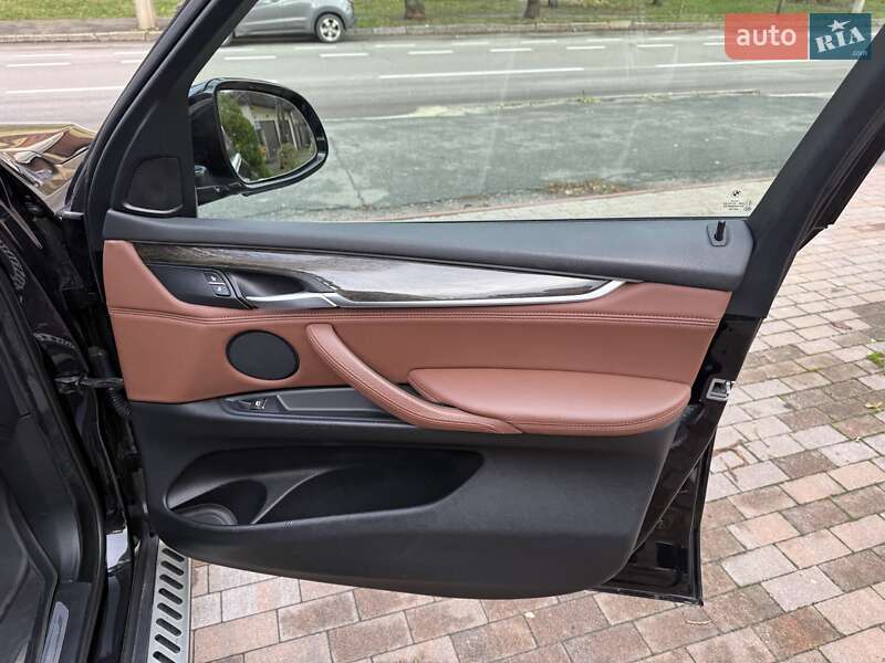 Внедорожник / Кроссовер BMW X5 2016 в Киеве