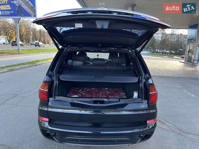 Внедорожник / Кроссовер BMW X5 2011 в Николаеве
