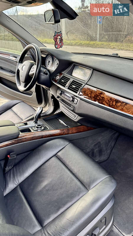 Внедорожник / Кроссовер BMW X5 2013 в Староконстантинове