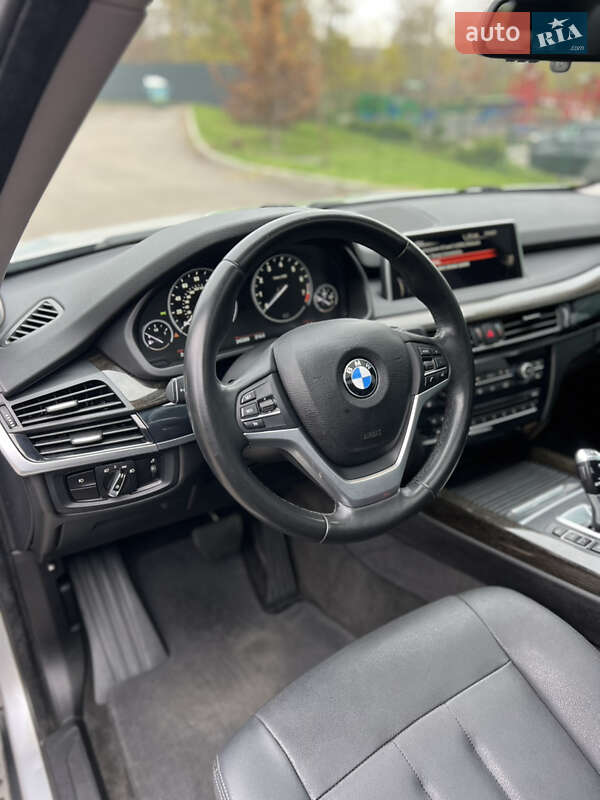 Внедорожник / Кроссовер BMW X5 2016 в Луцке
