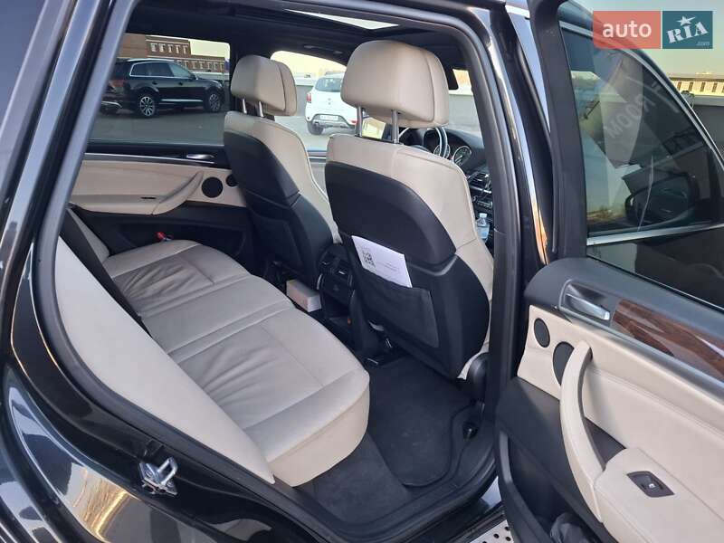 Внедорожник / Кроссовер BMW X5 2010 в Киеве