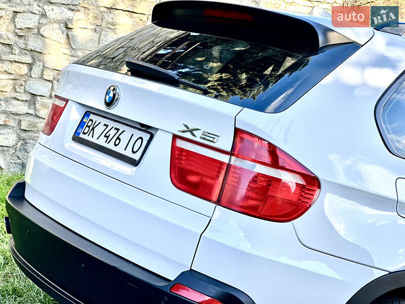 Внедорожник / Кроссовер BMW X5 2010 в Каменец-Подольском