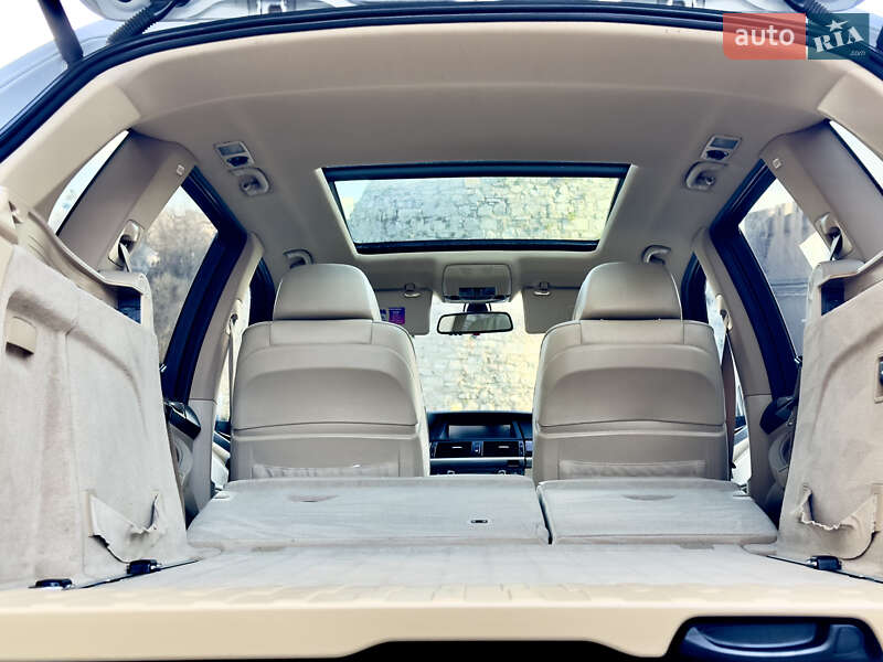 Внедорожник / Кроссовер BMW X5 2010 в Каменец-Подольском