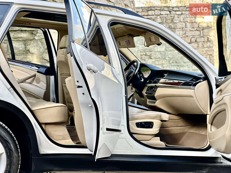 Внедорожник / Кроссовер BMW X5 2010 в Каменец-Подольском