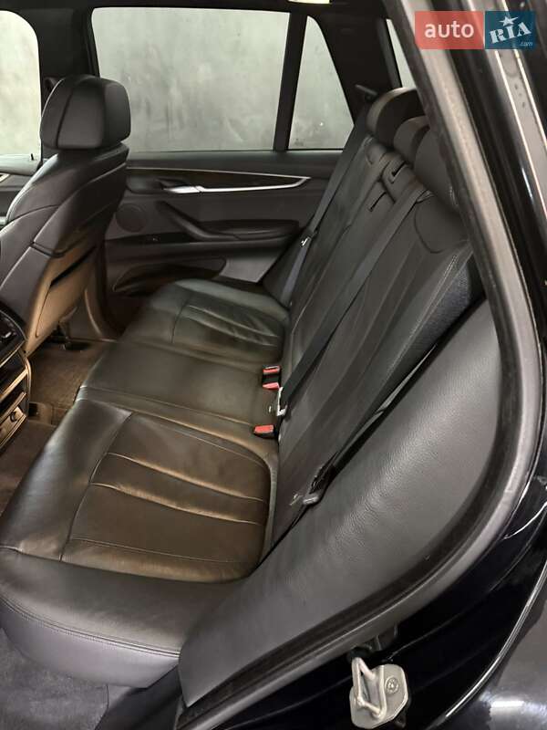 Внедорожник / Кроссовер BMW X5 2016 в Ровно