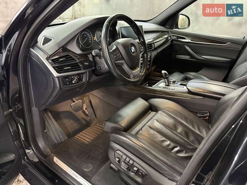 Внедорожник / Кроссовер BMW X5 2016 в Ровно