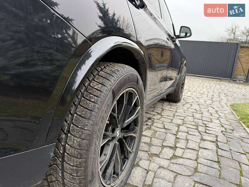 Внедорожник / Кроссовер BMW X5 2016 в Ровно